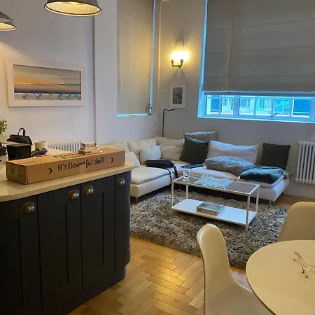 Homestay En-suite, Stylish Double Bedroom *